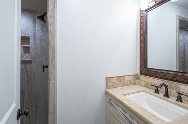 23465 Redding Circle, Salinas CA: https://media.crmls.org/mediaz/39dd9639-07e6-4d8a-8deb-12427e8e62bd.jpg
