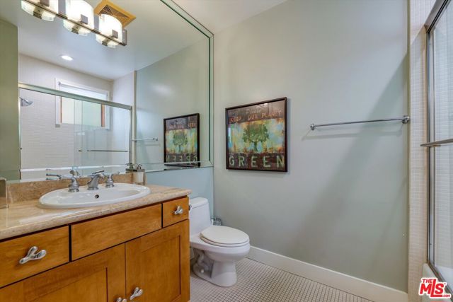 130 N Swall Drive, Beverly Hills CA: https://media.crmls.org/mediaz/39de7cfe-6e21-49cb-9807-d1ccf5fd94b9.jpg