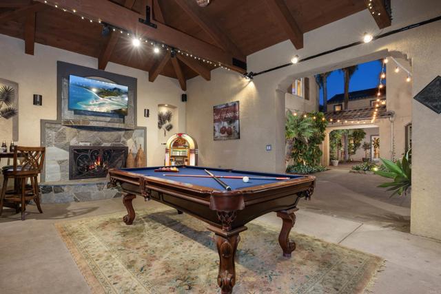 648 California Oak Drive, Vista CA: https://media.crmls.org/mediaz/39de9c9e-8781-4160-a41e-9b926b344414.jpg