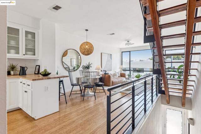 1321 Wood St, Oakland CA: https://media.crmls.org/mediaz/39df12d3-2a42-4299-9ce3-0fd0215447a3.jpg