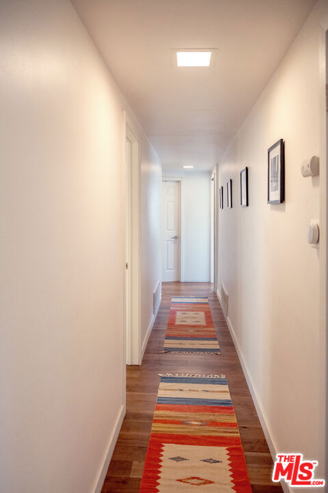 https://media.crmls.org/mediaz/39dfcd3e-dd1b-4899-8e59-f78468ca203b.jpg?preset=X-Large