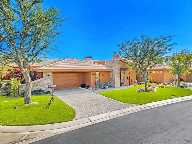 50240 Via Amante, La Quinta CA: https://media.crmls.org/mediaz/39e05715-3c2f-4ff8-a572-4d955ee3378d.jpg