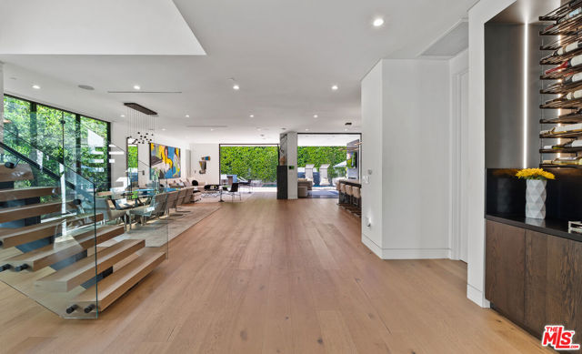 849 N Spaulding Avenue, Los Angeles CA: https://media.crmls.org/mediaz/39e08a86-510e-401a-b33f-0c2fdee8fff9.jpg
