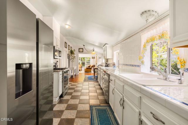 216 N Fulton Street, Ojai CA: https://media.crmls.org/mediaz/39e0f61f-7fc4-4a60-bcd4-5f41d685c611.jpg