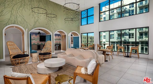 1340 S Hill Street, Los Angeles CA: https://media.crmls.org/mediaz/39e10b29-d431-48a8-aed5-c6271255b75d.jpg