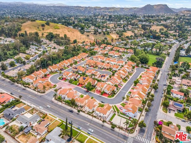 23234 Valerio Street, West Hills CA: https://media.crmls.org/mediaz/39e163cf-6300-41fd-93d1-91b176fbb34a.jpg