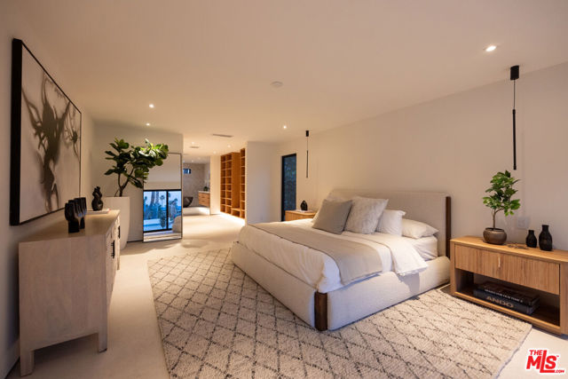 Image 15 of 32 For 483 Santiago Way