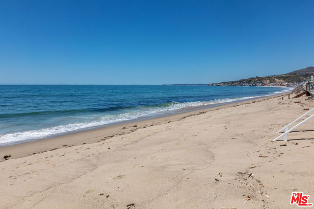 23349 Malibu Colony Road, Malibu CA: https://media.crmls.org/mediaz/39e1fb02-581d-4daa-b1fe-04c0bca15d2e.jpg