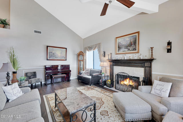 4542 Skidmore Court, Moorpark CA: https://media.crmls.org/mediaz/39e25385-b771-4aa1-9906-a10601b7a4cd.jpg