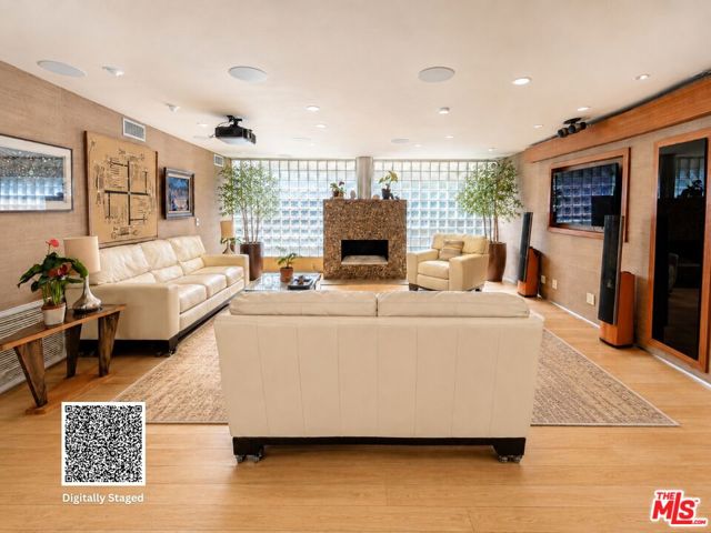 13523 Hartland Street photo 7