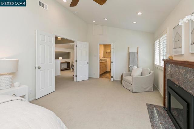 1555 Pebblebrook Ct, Walnut Creek CA: https://media.crmls.org/mediaz/39e29060-610e-414d-bb8a-ffc4161f6281.jpg