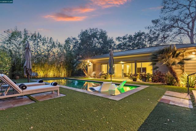 1121 Estates Dr, Lafayette CA: https://media.crmls.org/mediaz/39e29b5c-d5b0-4167-8d4c-70eee4187ea3.jpg