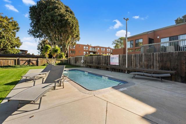 1640 Marina Court, San Mateo CA: https://media.crmls.org/mediaz/39e3116c-3f2d-4a94-9b40-3a90ddbe4439.jpg