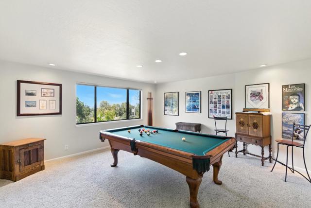 2935 Sherwood Drive, San Carlos CA: https://media.crmls.org/mediaz/39e320e9-1af9-4d3b-a9b3-68f0ba306eef.jpg