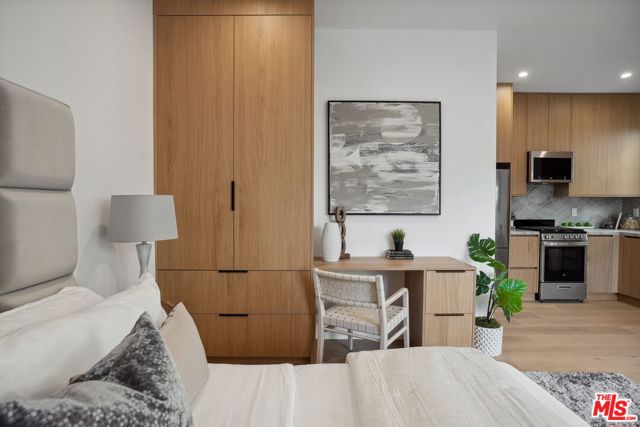 12041 Marine Street, Los Angeles CA: https://media.crmls.org/mediaz/39e34d83-3320-476b-b6f7-dbd3cb61db41.jpg
