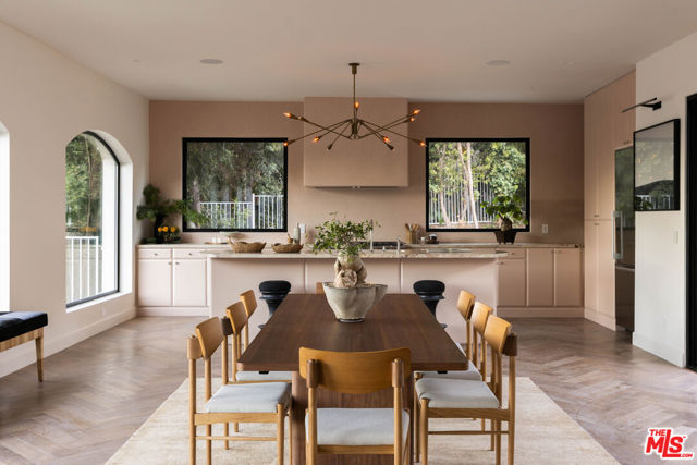 3546 Weslin Avenue, Sherman Oaks CA: https://media.crmls.org/mediaz/39e38f4e-c8e0-4c58-a7d1-558747a07598.jpg