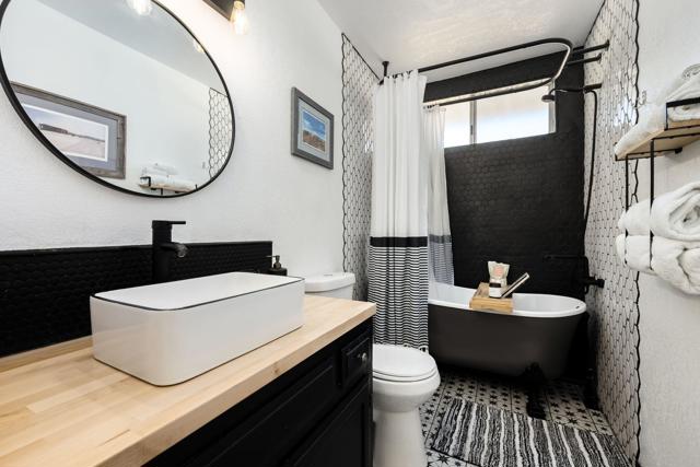 7616 Fairway Drive, Yucca Valley CA: https://media.crmls.org/mediaz/39e39cc3-550c-4a3d-843b-87102acdbd72.jpg