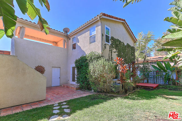 117 Navajo Lane, Topanga CA: https://media.crmls.org/mediaz/39e3ae82-4d94-4f11-8927-2a3d43b5d8da.jpg