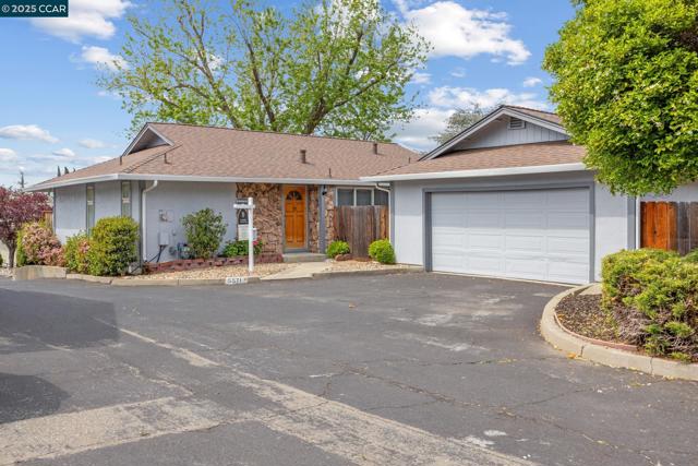 5571 Sepulveda Ct, Concord CA: https://media.crmls.org/mediaz/39e3dd88-5448-4fdc-881a-5650a07a3050.jpg
