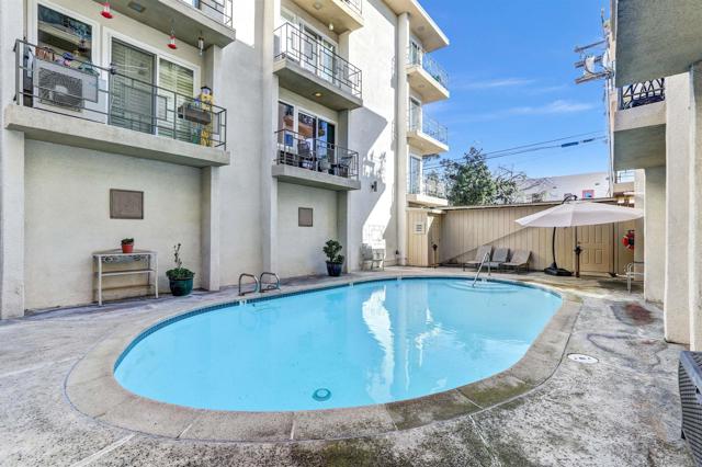 3431 Park Blvd, San Diego CA: https://media.crmls.org/mediaz/39e4421c-a83c-43d8-b0a1-f9a37ea3594d.jpg