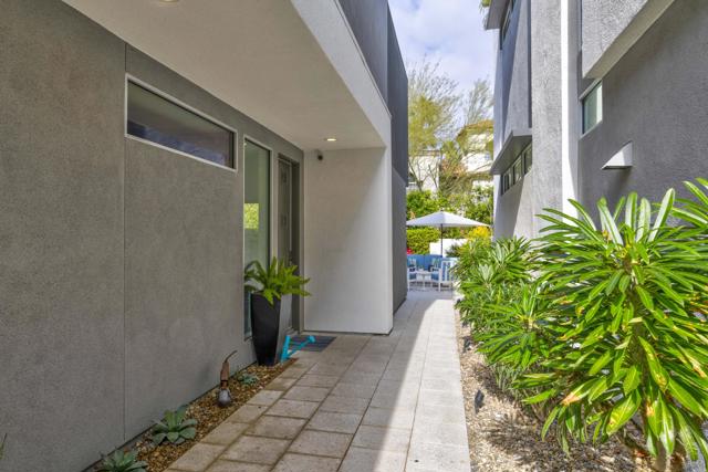 Image 4 of 30 For 344 Goleta Way