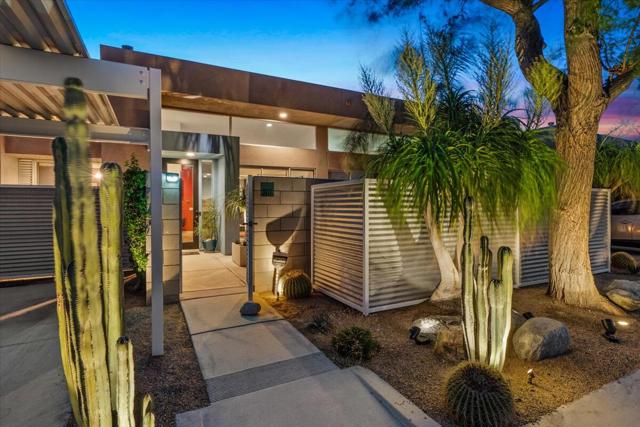 3617 Quiet Side Street, Palm Springs CA: https://media.crmls.org/mediaz/39e4db28-f8cd-4e44-b6d6-f5ef387775a2.jpg