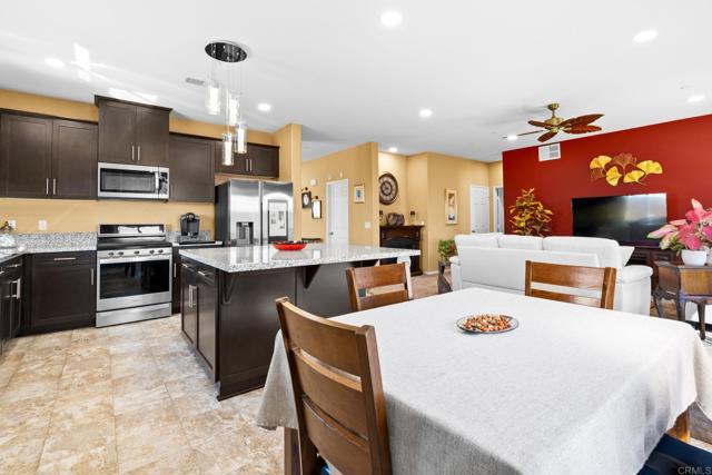 2504 Vista Del Mar Lane, Imperial CA: https://media.crmls.org/mediaz/39e4dfed-d774-4088-a602-beced3171084.jpg