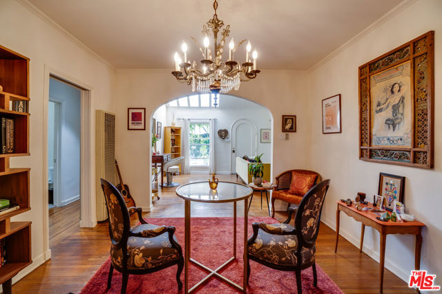 523 S Coronado Street, Los Angeles CA: https://media.crmls.org/mediaz/39e4fa59-330a-4689-8dd1-9294e48dc522.jpg