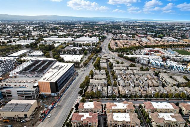 528 Odyssey Lane, Milpitas CA: https://media.crmls.org/mediaz/39e59d0f-2c0f-401c-8649-a7267daf6a17.jpg