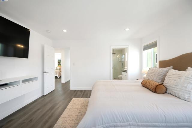 3254 Keith Ave, Castro Valley CA: https://media.crmls.org/mediaz/39e5a28c-79e4-4dd5-bf5c-d756664f2867.jpg