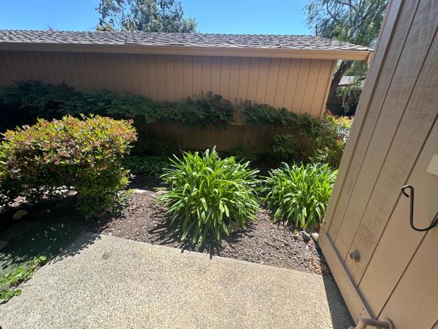 558 Ironwood Terrace, Sunnyvale CA: https://media.crmls.org/mediaz/39e5b762-558e-48c3-8ec4-b0361368048f.jpg