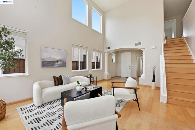 Image 8 of 55 For 15518 Harbor Way