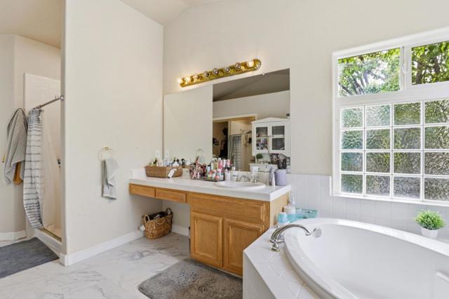 1510 Dovetail Way, Gilroy CA: https://media.crmls.org/mediaz/39e60f37-5c66-48a4-bc8f-afbc16fdf434.jpg