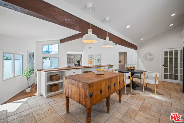7145 Trask Avenue, Playa del Rey CA: https://media.crmls.org/mediaz/39e7975e-c030-4d5a-828f-61925ef0c5c6.jpg