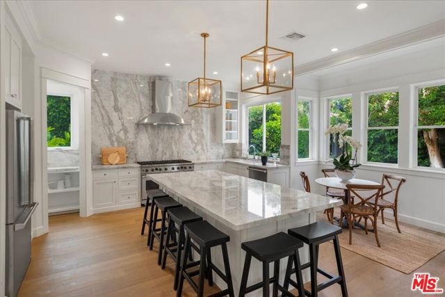 1664 Amherst Avenue, Los Angeles CA: https://media.crmls.org/mediaz/39e7a7de-3148-4493-adcb-965546c005c0.jpg