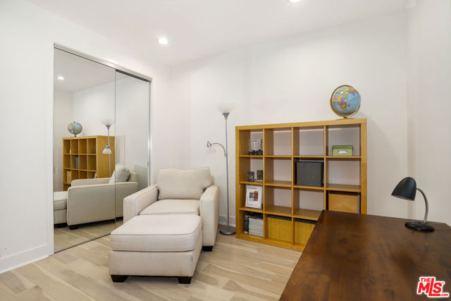 1741 S S Marvin Ave, Los Angeles CA: https://media.crmls.org/mediaz/39e7aff3-f33a-4455-b6b1-43e33b1080a6.jpg