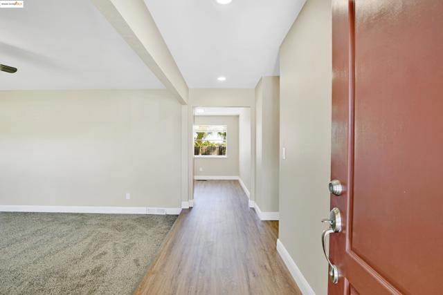 2086 Oakridge Ln, Pittsburg CA: https://media.crmls.org/mediaz/39e81cee-c485-4b15-976f-ec77752de9b4.jpg