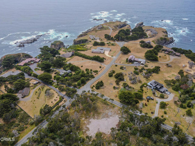 45465 Pacifica Drive, Caspar CA: https://media.crmls.org/mediaz/39e89aee-4567-4c82-9fa4-13dfab23e189.jpg