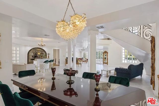 4434 Grimes Place, Encino CA: https://media.crmls.org/mediaz/39e8ccb1-7cfc-4e6e-95e5-0b89bc6a4a06.jpg