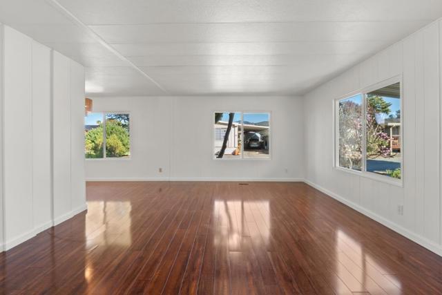 19 Dolphin Court, Half Moon Bay CA: https://media.crmls.org/mediaz/39e8fb55-9711-4e0a-a140-e5b4b7ba98dc.jpg