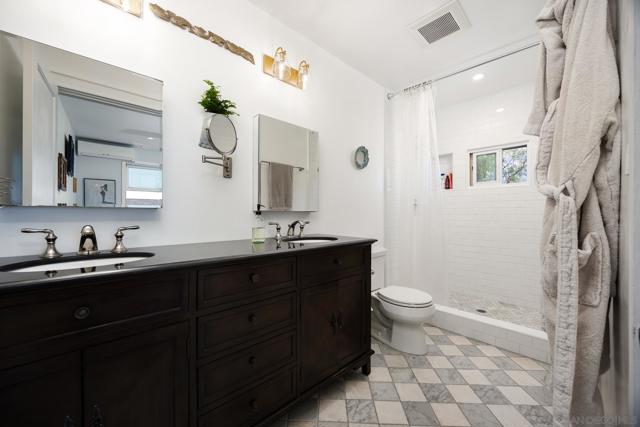405 Langley St, San Diego CA: https://media.crmls.org/mediaz/39e90c50-2c62-414c-a80f-0f1da8b7b45c.jpg