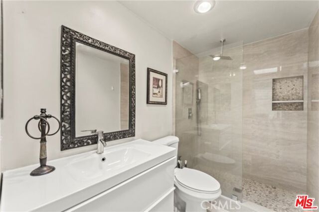 4227 Freedom Drive, Calabasas CA: https://media.crmls.org/mediaz/39e9121d-9e31-4076-bdd5-067128798ab4.jpg