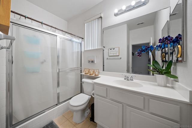 7387 Carrollton Pl, Corona CA: https://media.crmls.org/mediaz/39e95c37-8aa2-418f-8d4a-18f72f957809.jpg