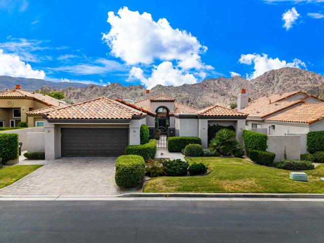 56765 Merion, La Quinta CA: https://media.crmls.org/mediaz/39e98204-e380-467a-99ab-574b8de18520.jpg