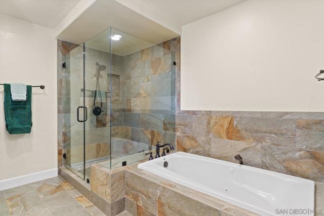 744 W Haverford Rd, Ramona CA: https://media.crmls.org/mediaz/39ea1ac5-5a7a-4b06-8729-82ab372c5cb2.jpg