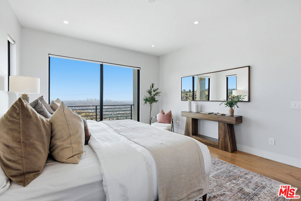 Thumbnail 28