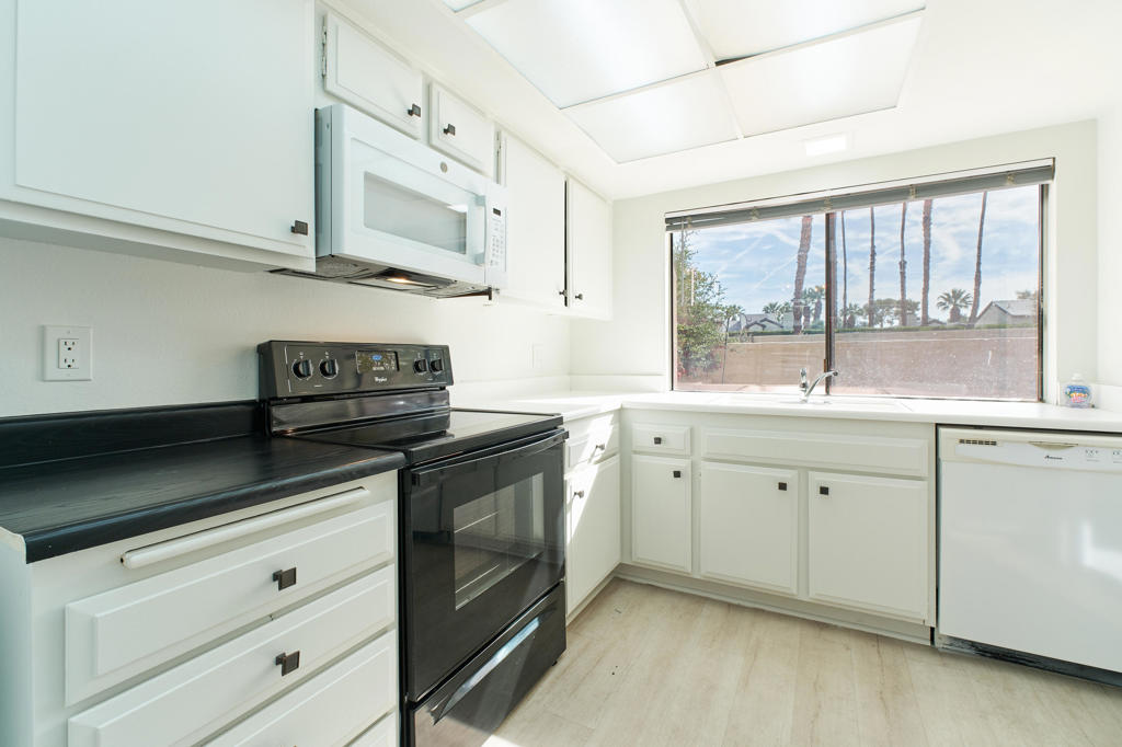 2420 Los Coyotes Drive