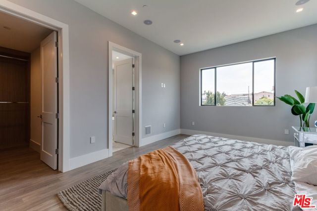 4830 1/2 W pickford Street, Los Angeles CA: https://media.crmls.org/mediaz/39eb1d6e-ff62-47b3-8cca-2fae5f9a25b0.jpg