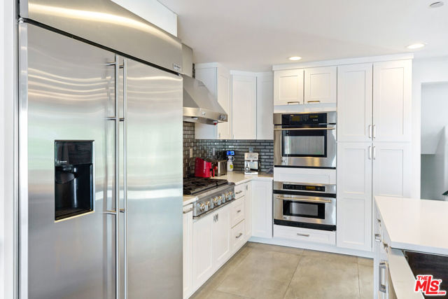 5118 Cerrillos Drive, Woodland Hills CA: https://media.crmls.org/mediaz/39eb55dd-8add-4405-b32b-44e87a3d2665.jpg
