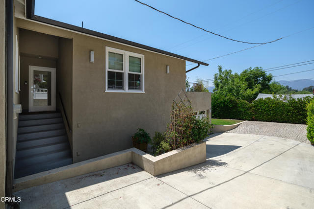 4531 El Camino Corto, La Canada Flintridge CA: https://media.crmls.org/mediaz/39eb848f-c455-46f0-b6e7-d5de29f5f5f5.jpg